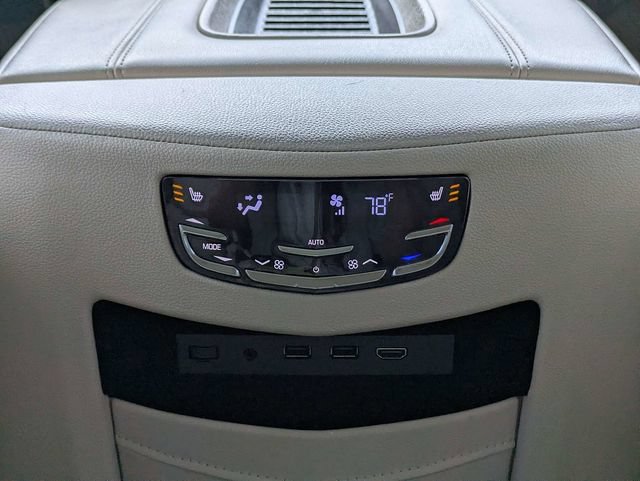 Used 2020 Cadillac Escalade Premium Luxury AWD/4WD image 16
