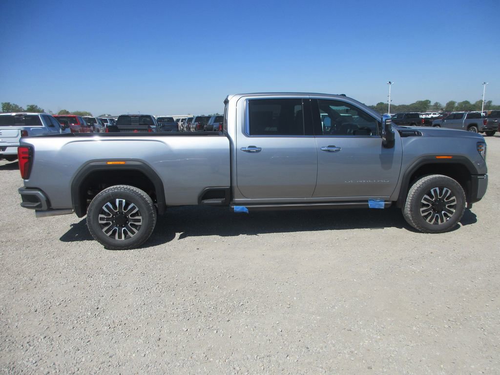 New 2026 GMC Sierra 3500 Denali Ultimate AWD/4WD image 3