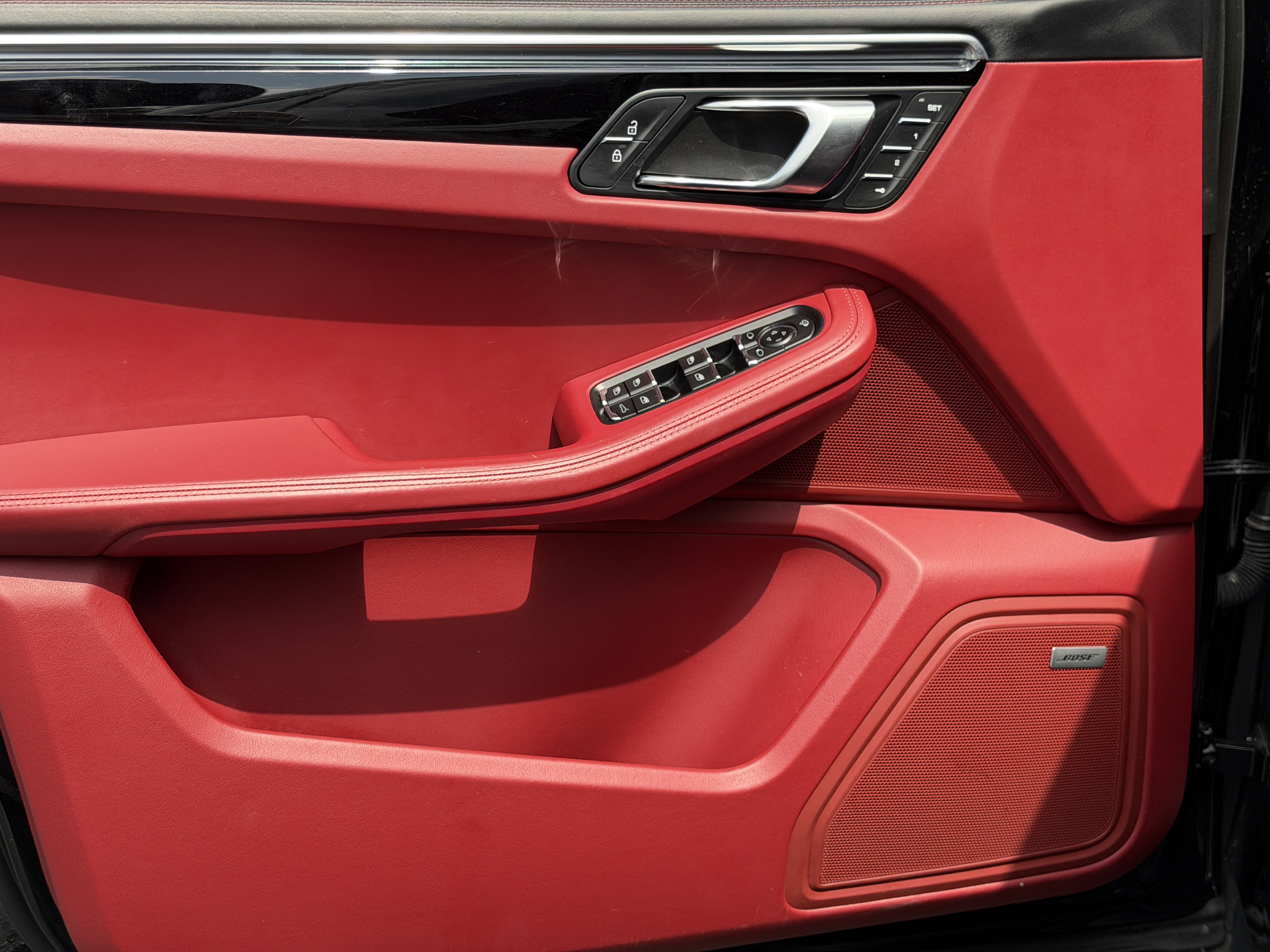 Certified 2024 Porsche Macan image 21