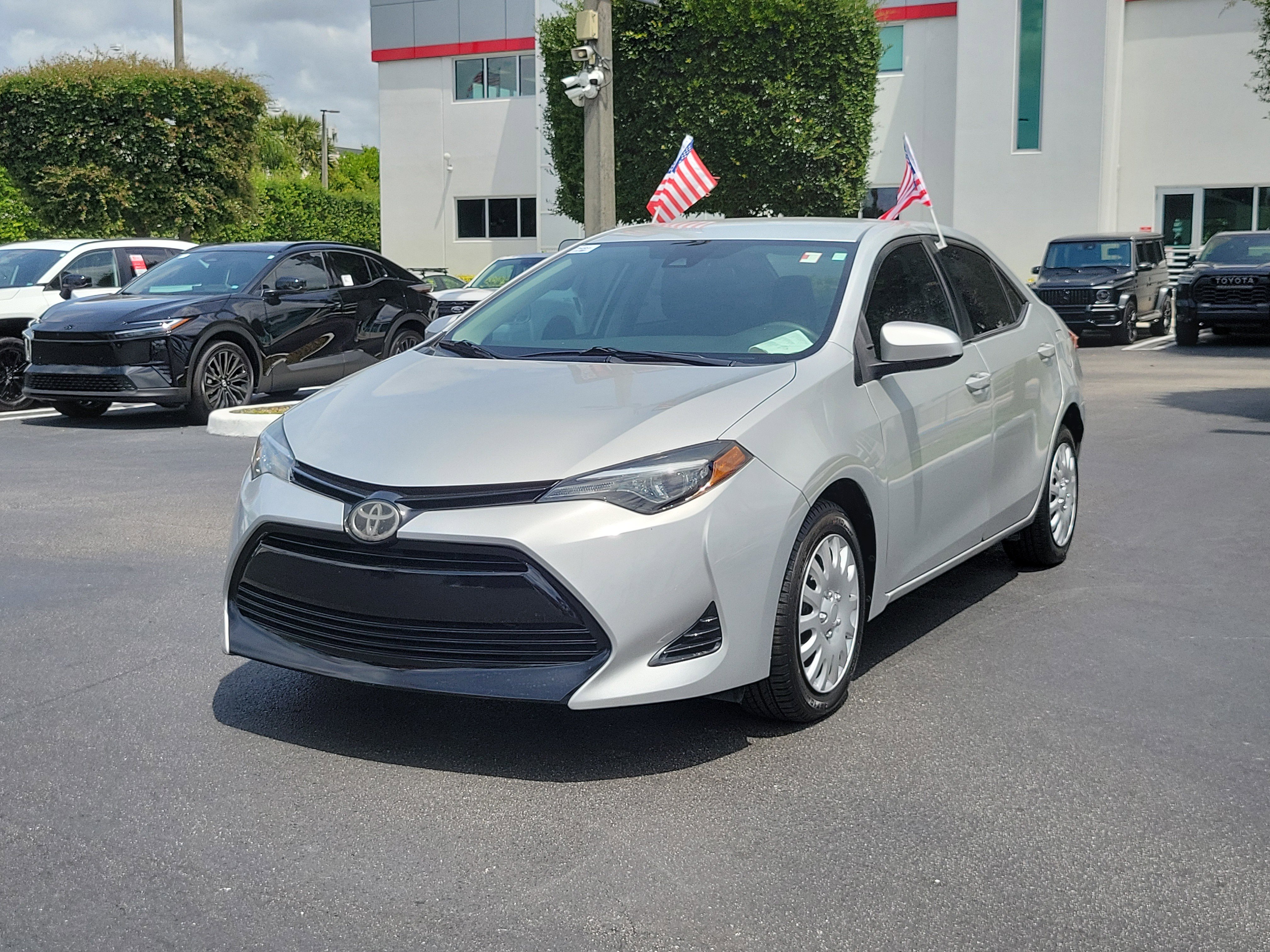 Used 2019 Toyota Corolla LE FWD image 5