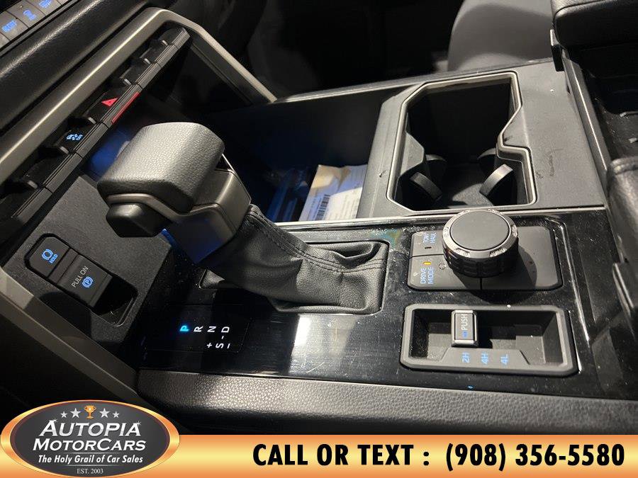 Used 2022 Toyota Tundra SR5 w/ SR5 Convenience Package AWD/4WD image 33