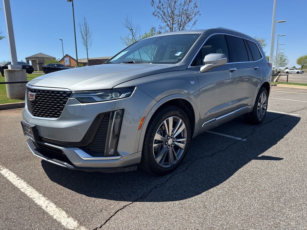 Used 2025 Cadillac XT6 Premium Luxury image 1