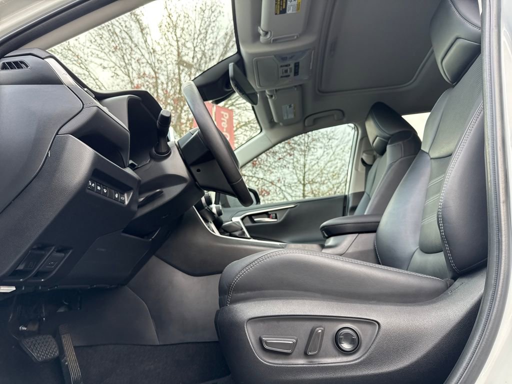 Certified 2022 Toyota RAV4 Limited image 9