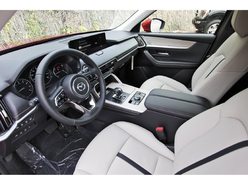 Certified 2026 MAZDA CX-90 3.3 Turbo w/ Preferred Package AWD/4WD image 11