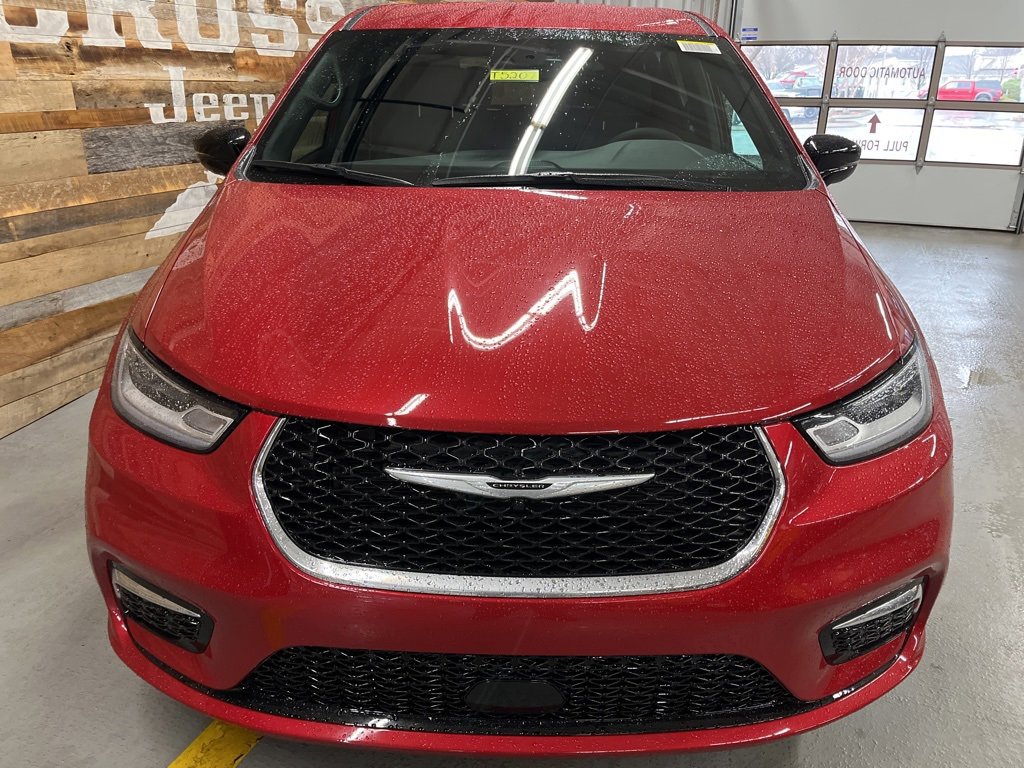 New 2026 Chrysler Pacifica Select image 9