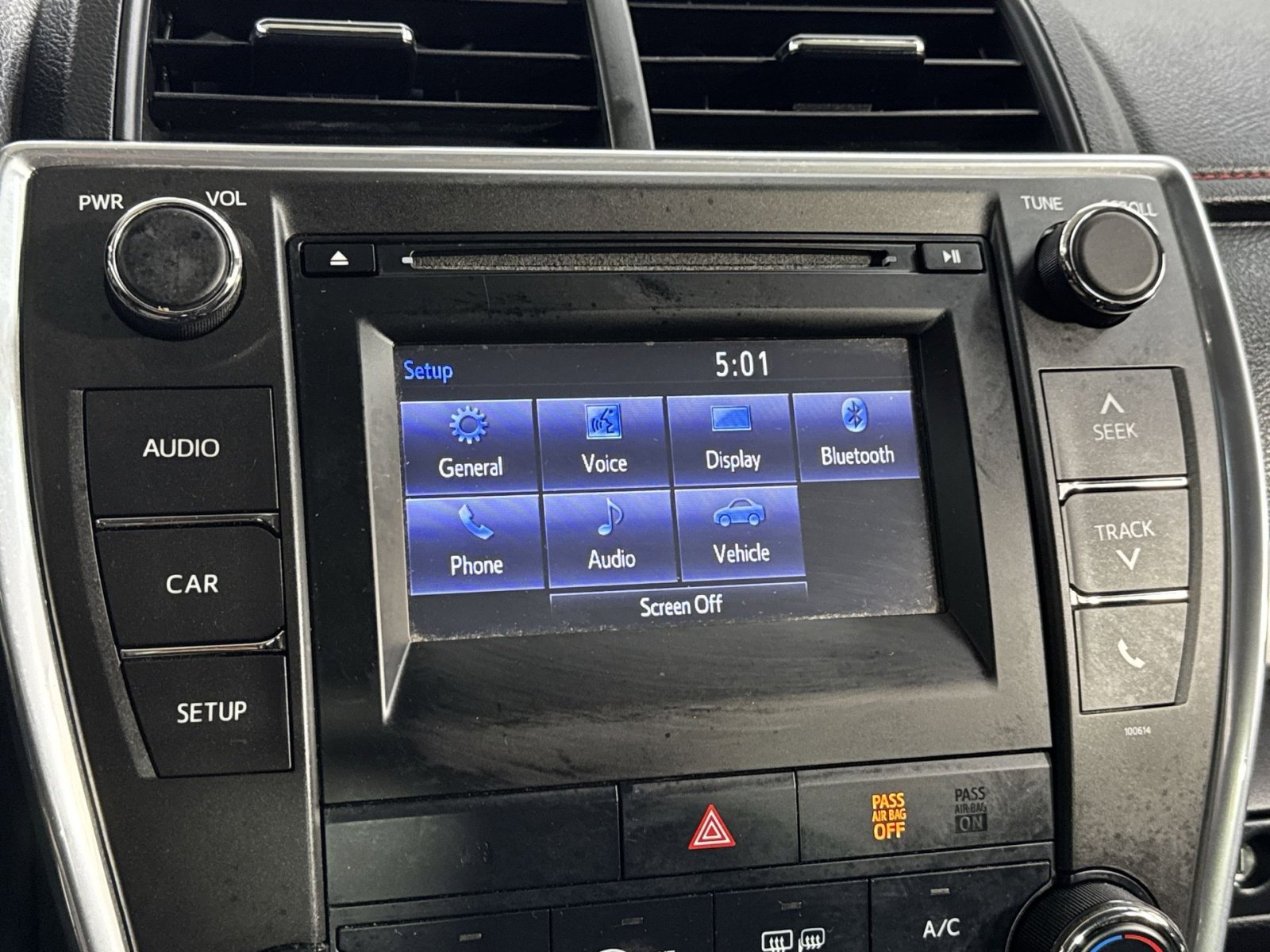 Used 2017 Toyota Camry SE image 22