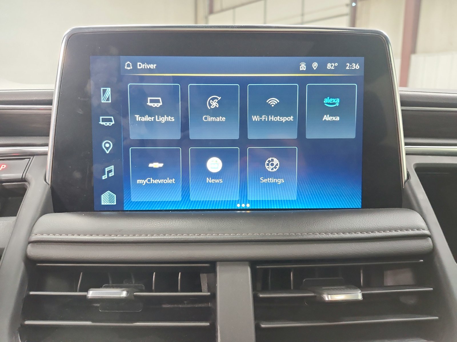 Used 2023 Chevrolet Tahoe LT w/ Luxury Package RWD image 19