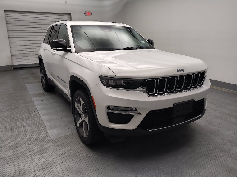 Used 2022 Jeep Grand Cherokee Limited 4xe w/ MOPAR Finishing Package AWD/4WD image 13