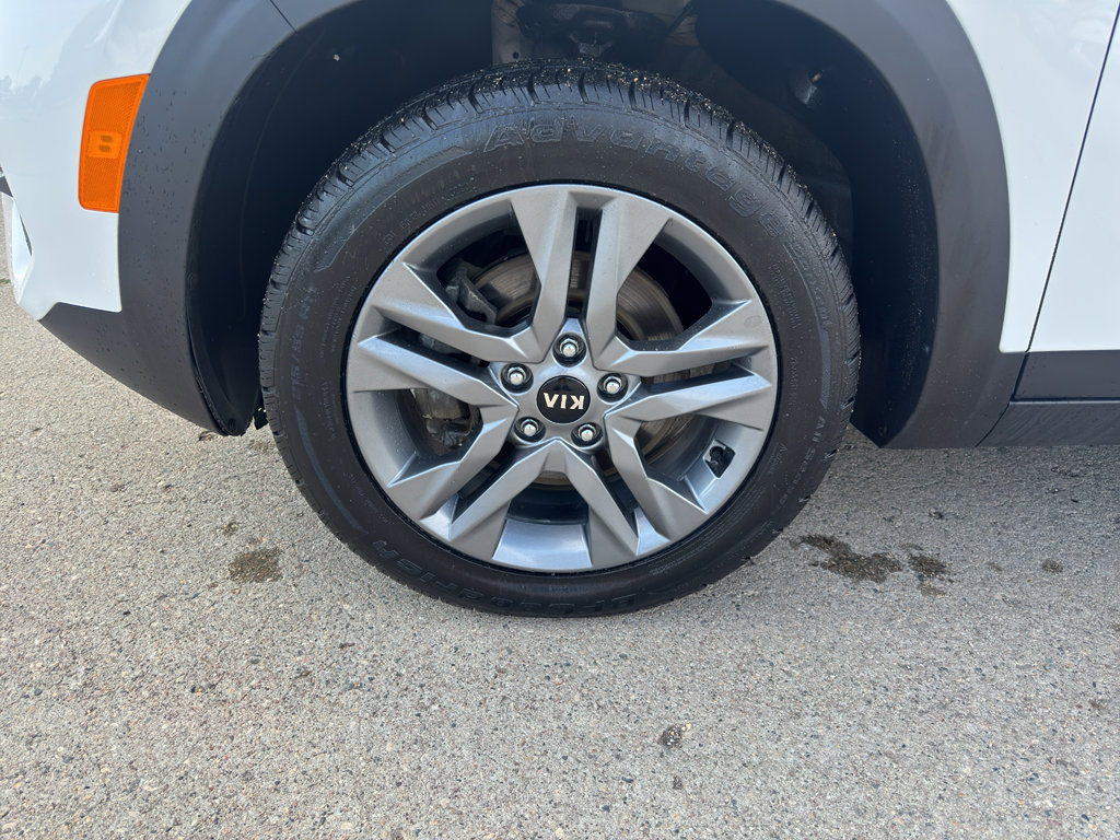 Used 2021 Kia Seltos S image 9