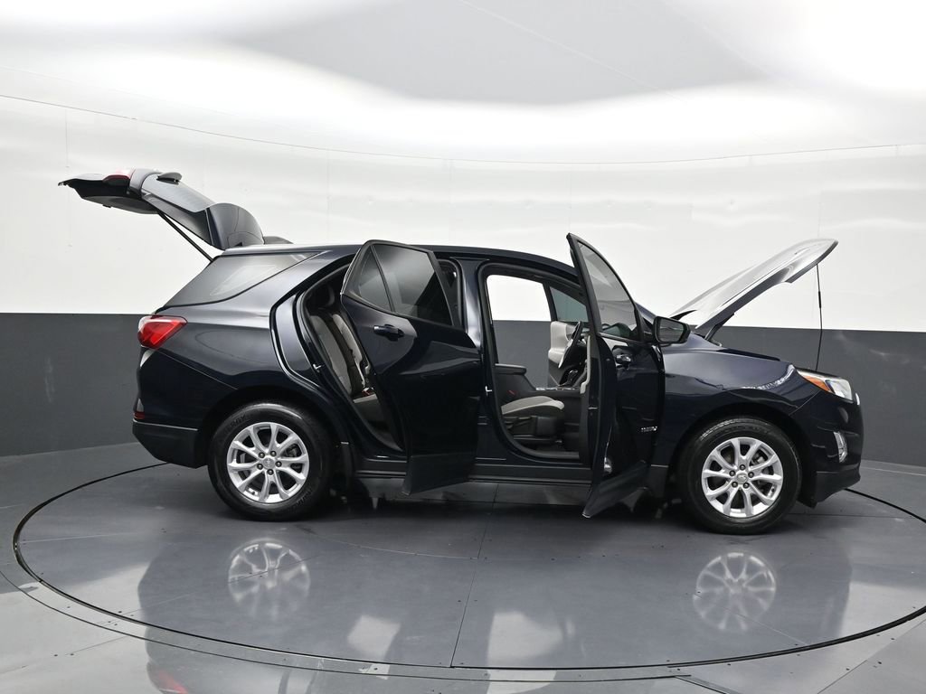 Used 2021 Chevrolet Equinox LS image 33