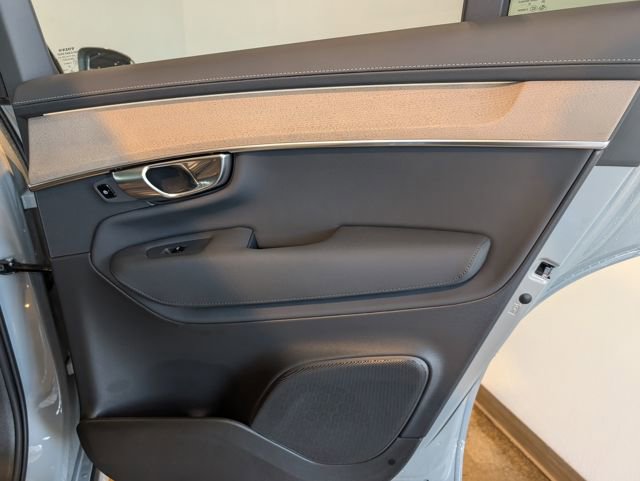 New 2026 Volvo XC90 T8 Plus w/ Protection Package Premier image 27