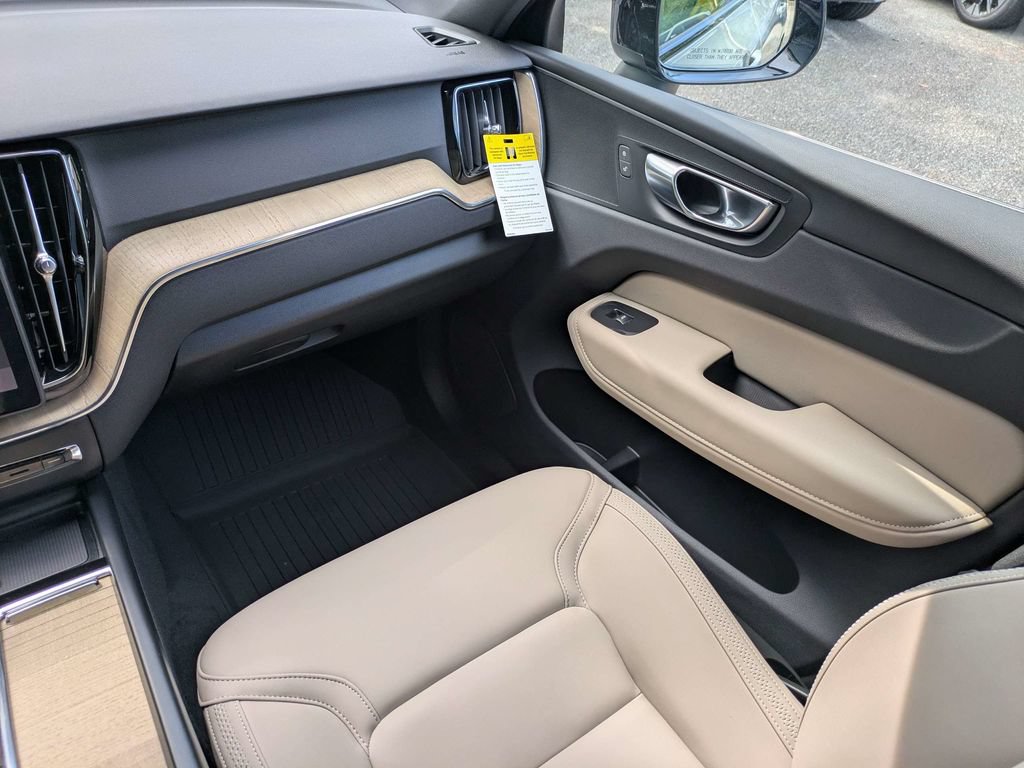 New 2026 Volvo XC60 B5 Plus w/ Protection Package Premier AWD/4WD image 17