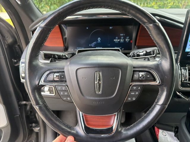 Certified 2022 Lincoln Navigator Reserve AWD/4WD image 9