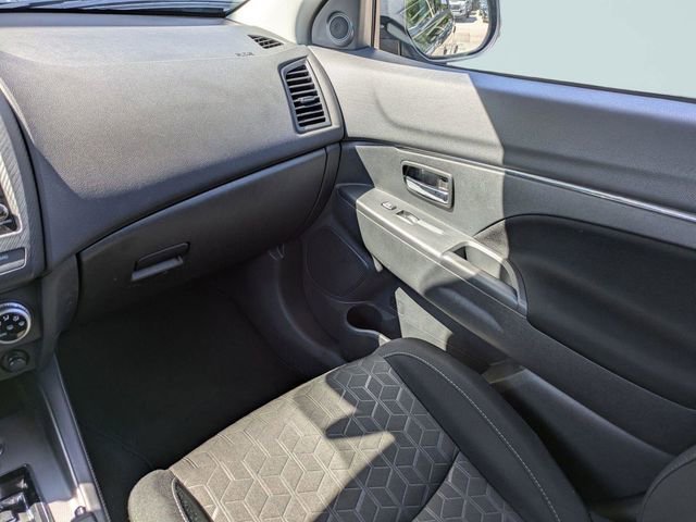 Used 2025 Mitsubishi Outlander Sport ES AWD/4WD image 17