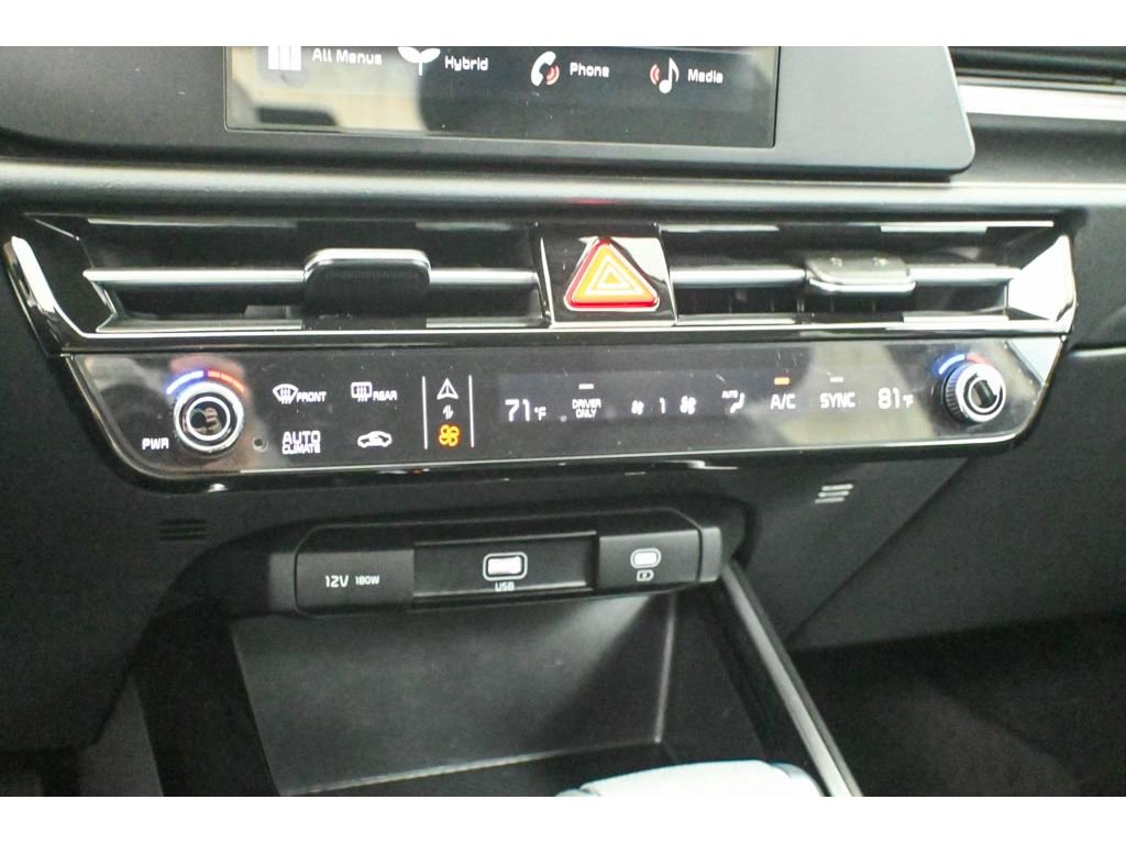 Used 2025 Kia Niro LX FWD image 24