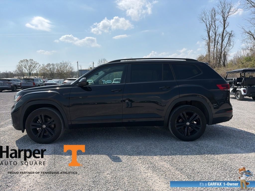 Used 2023 Volkswagen Atlas SEL R-Line image 2