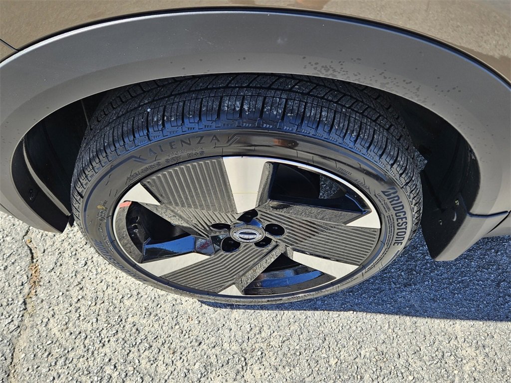 New 2026 Nissan Kicks SR image 16