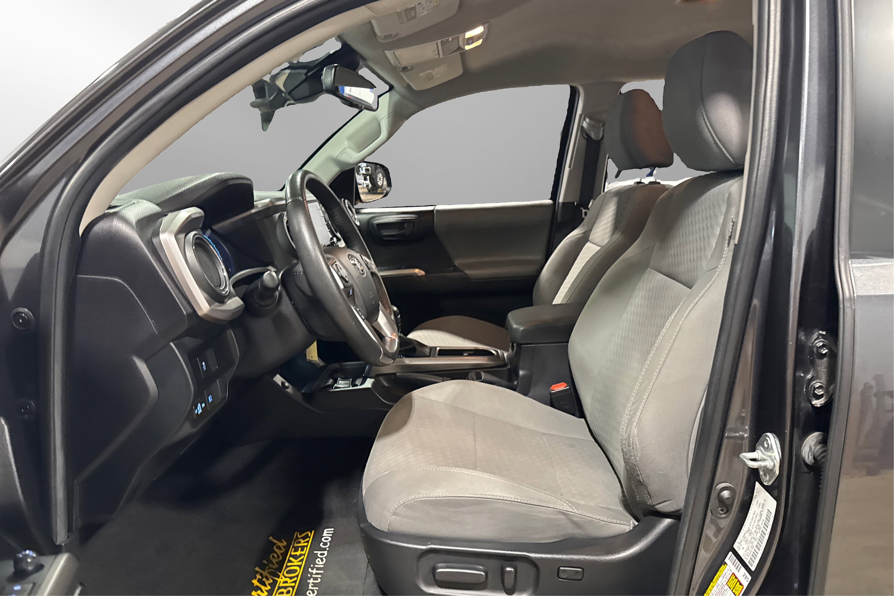 Used 2022 Toyota Tacoma SR5 image 17