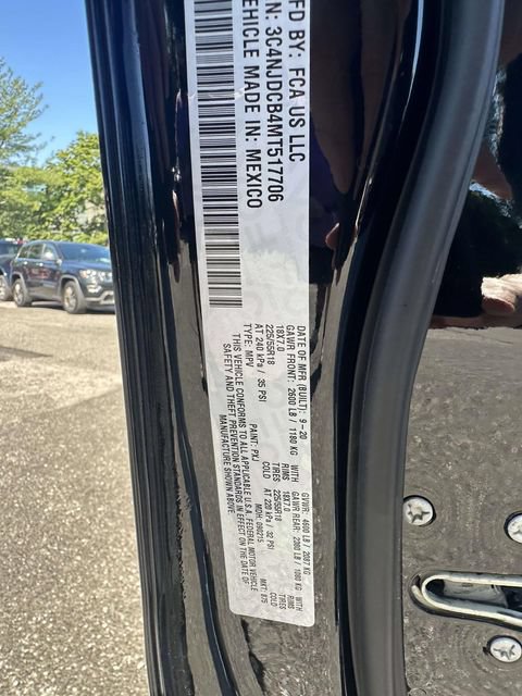 Certified 2021 Jeep Compass Limited w/ Sun and Sound Group AWD/4WD image 17