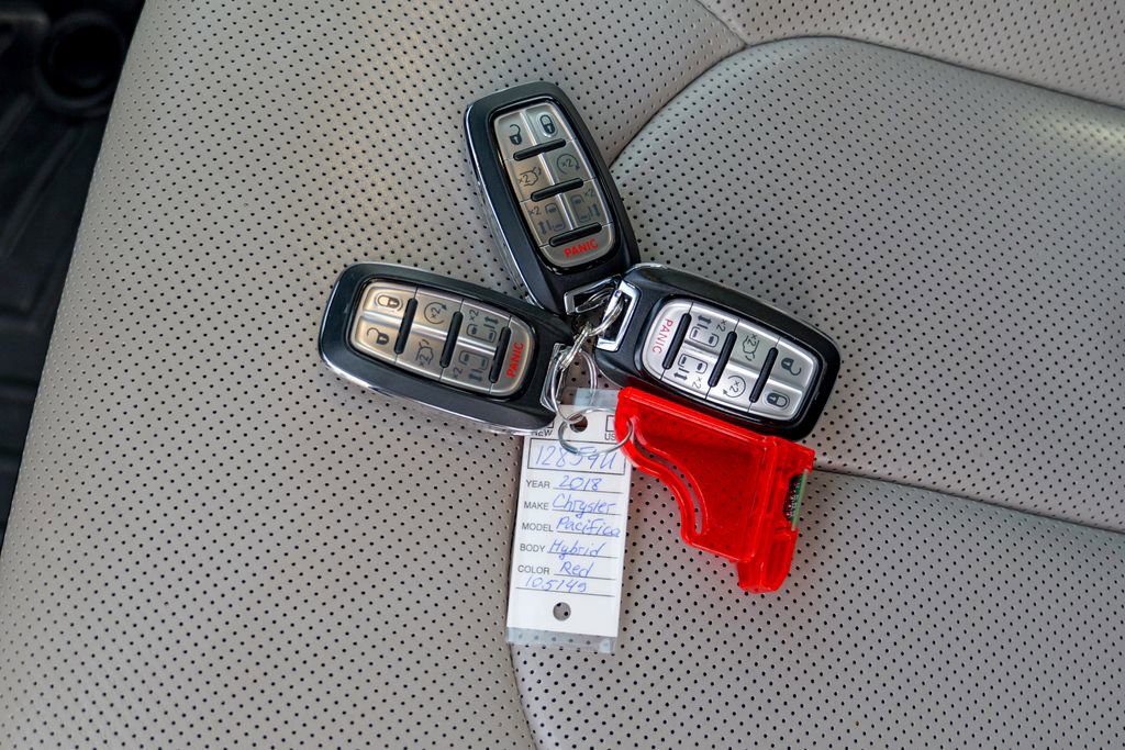 Used 2018 Chrysler Pacifica Limited w/ Advanced Safetytec Group image 65