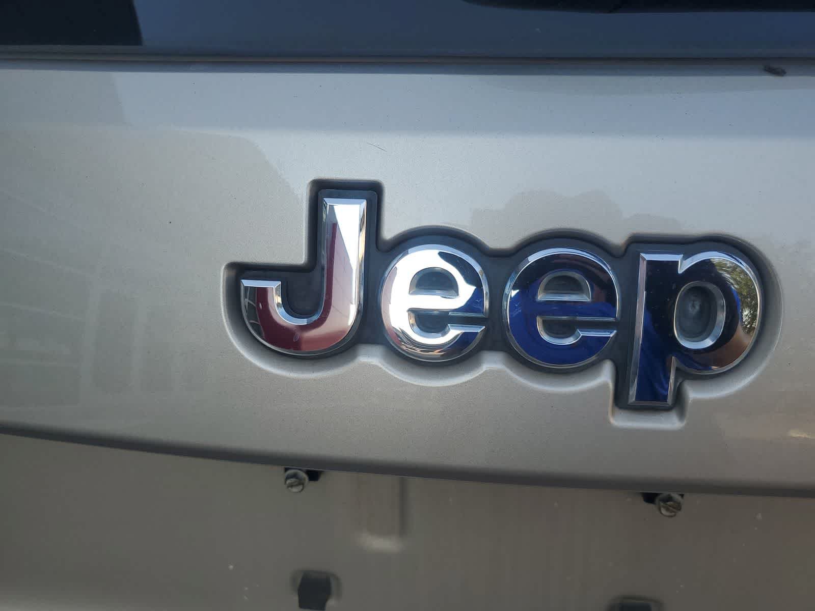 Used 2014 Jeep Grand Cherokee Laredo w/ Quick Order Package 23E RWD image 11