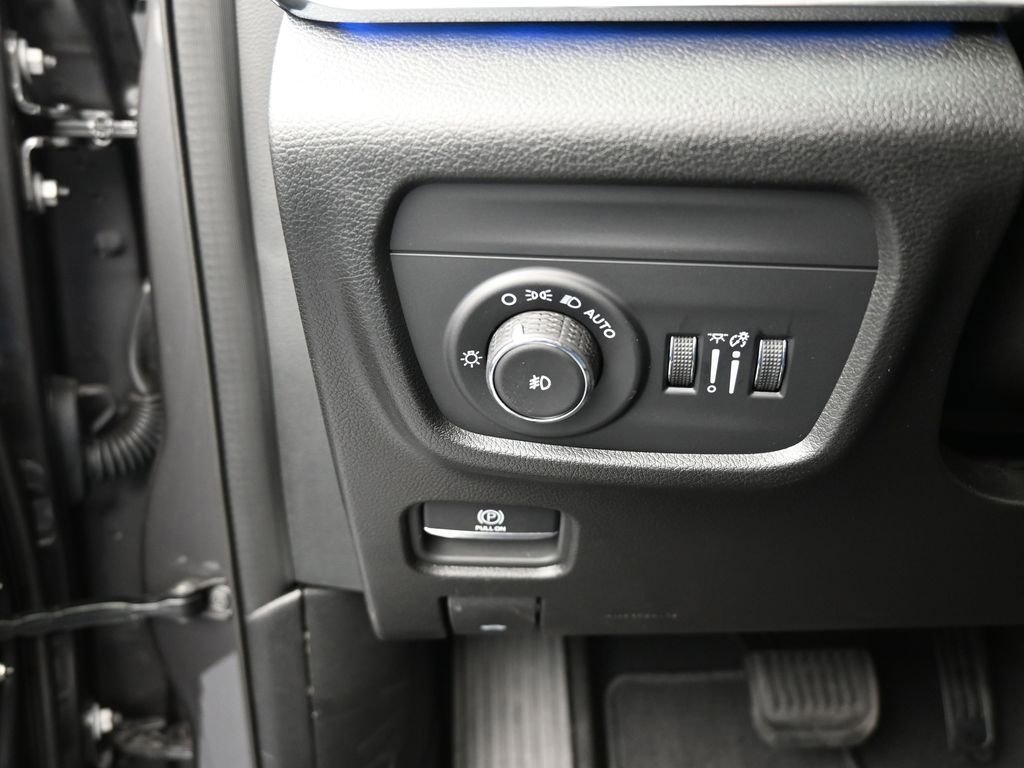 Used 2024 Jeep Grand Cherokee L Overland w/ Luxury Tech Group IV image 35