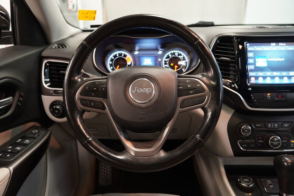 Used 2019 Jeep Cherokee Limited image 14