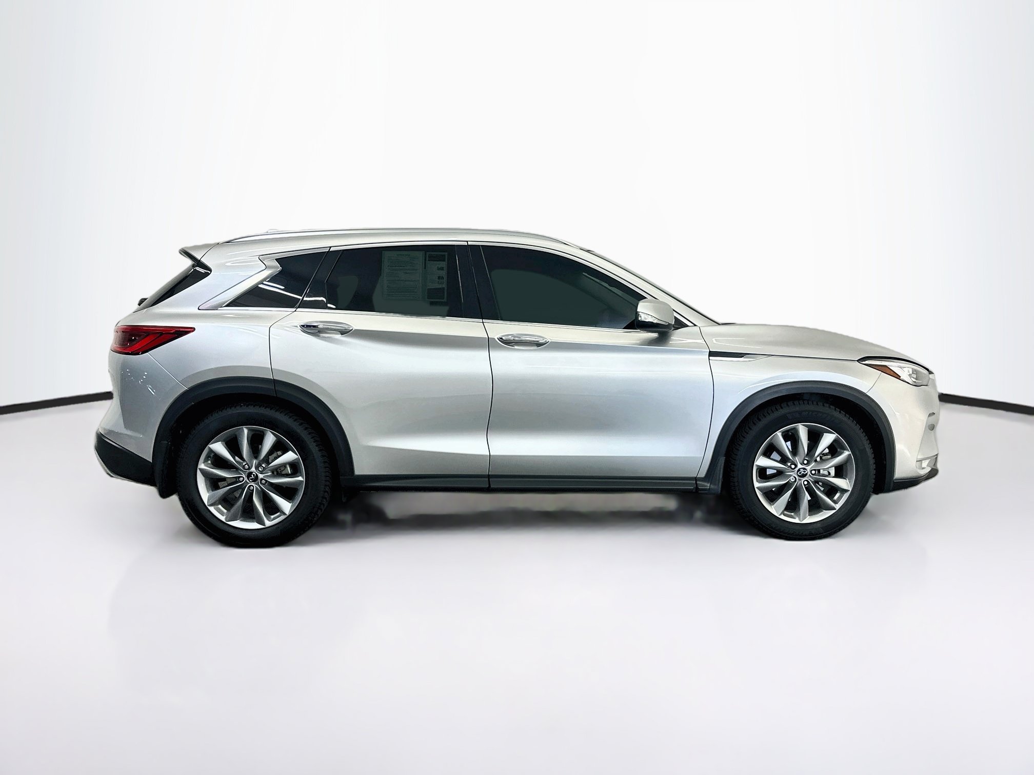 Used 2019 INFINITI QX50 Luxe w/ Navigation Package AWD/4WD image 10