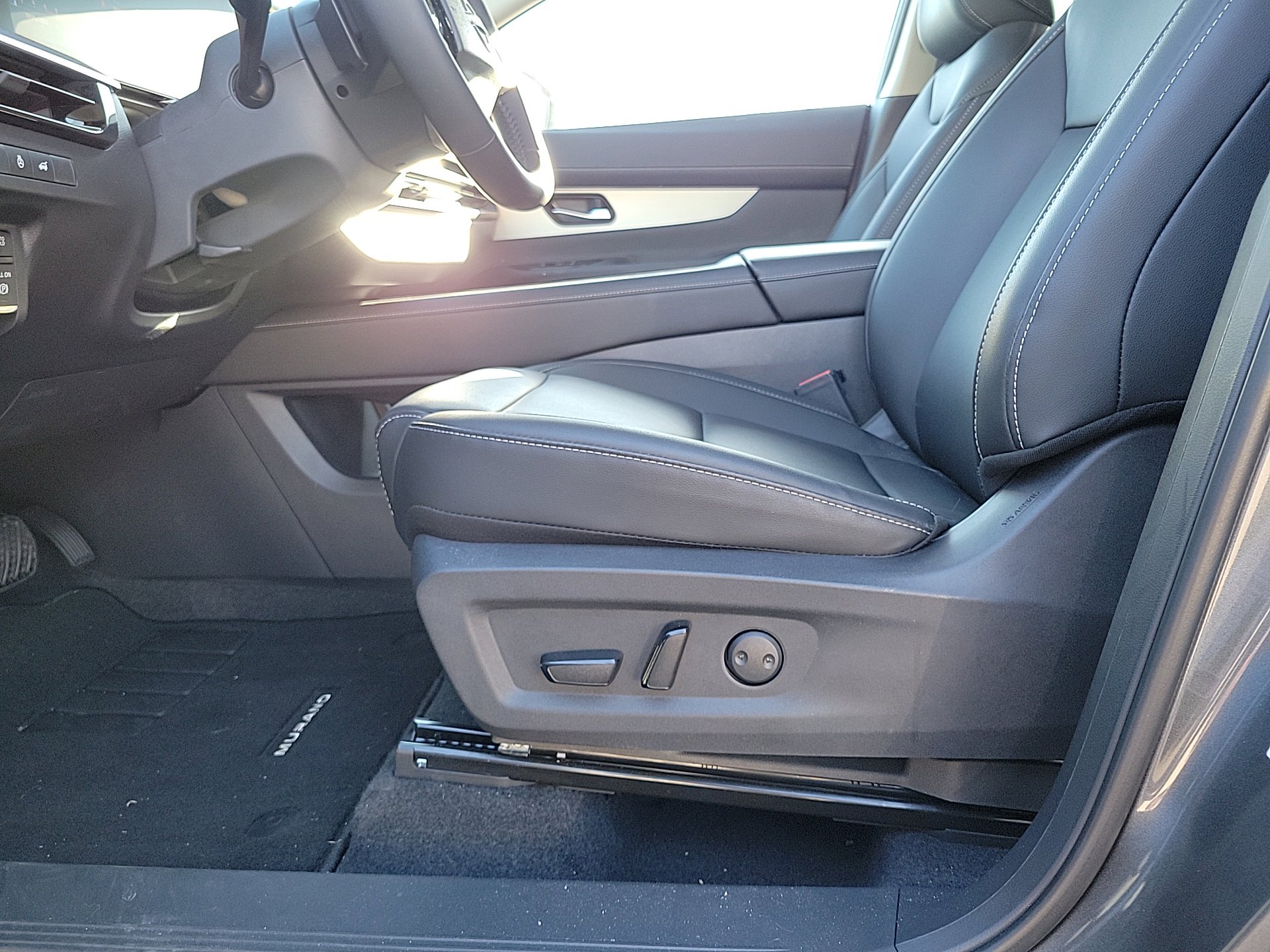 Used 2025 Nissan Murano SL image 16