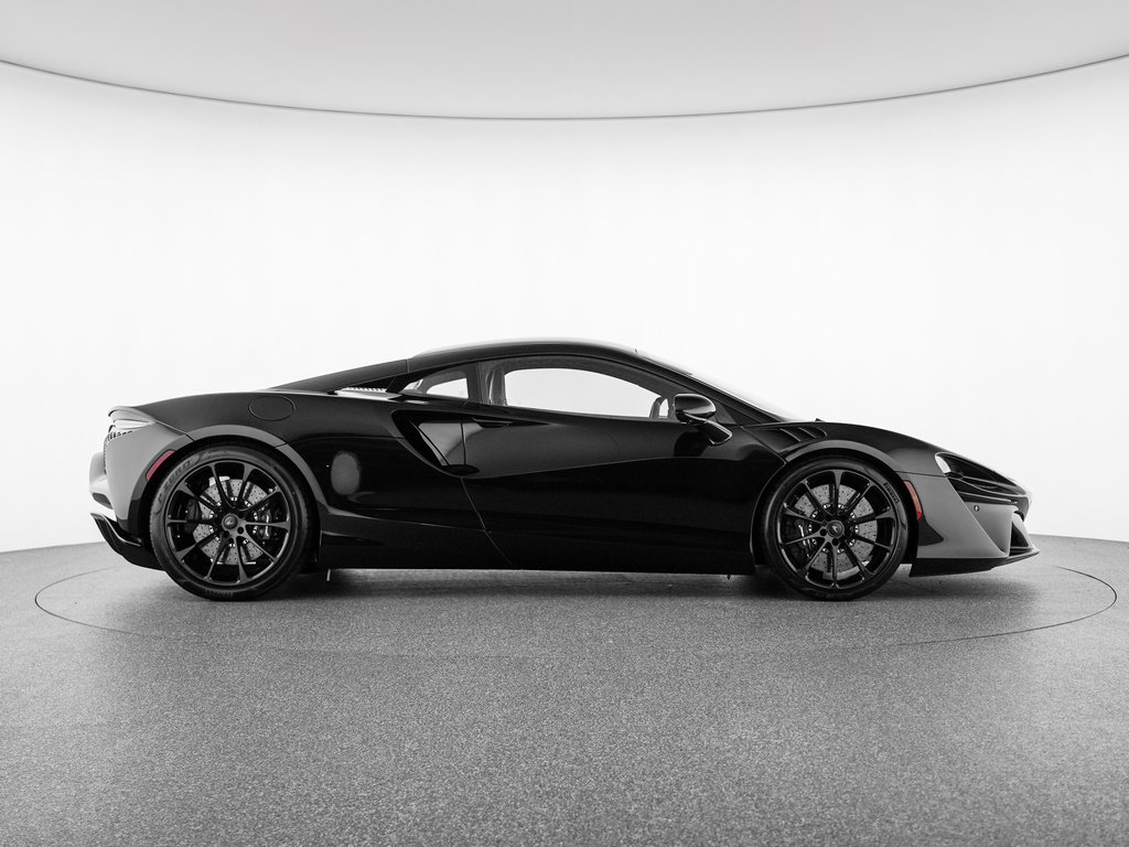 New 2026 McLaren Artura RWD image 19