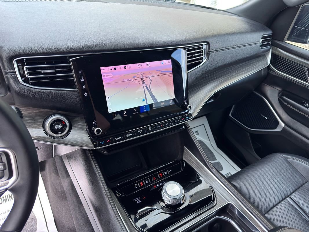 Used 2024 Jeep Wagoneer L Series II w/ Flexible Seating Group image 21