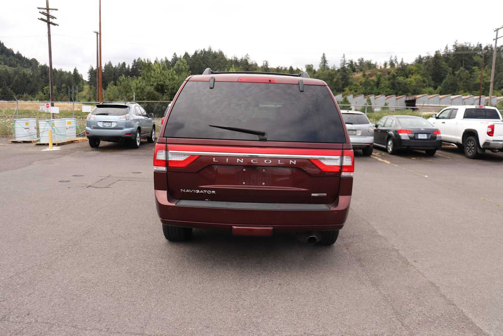 Used 2015 Lincoln Navigator 4WD image 6