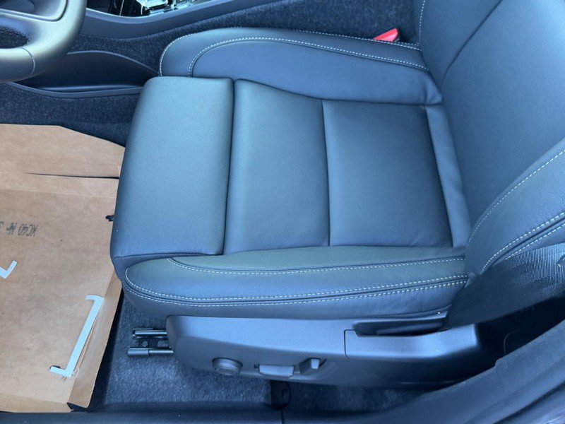 New 2026 Volvo XC40 B5 Plus w/ Protection Package Premier AWD/4WD image 11