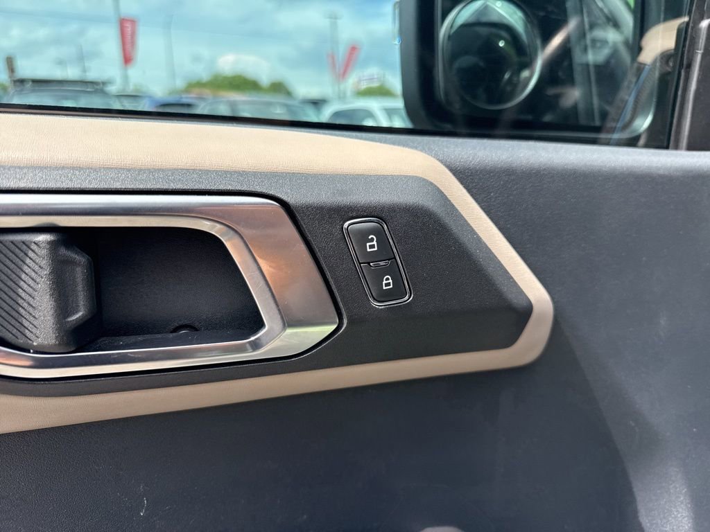 Used 2022 Ford Bronco Wildtrak image 13