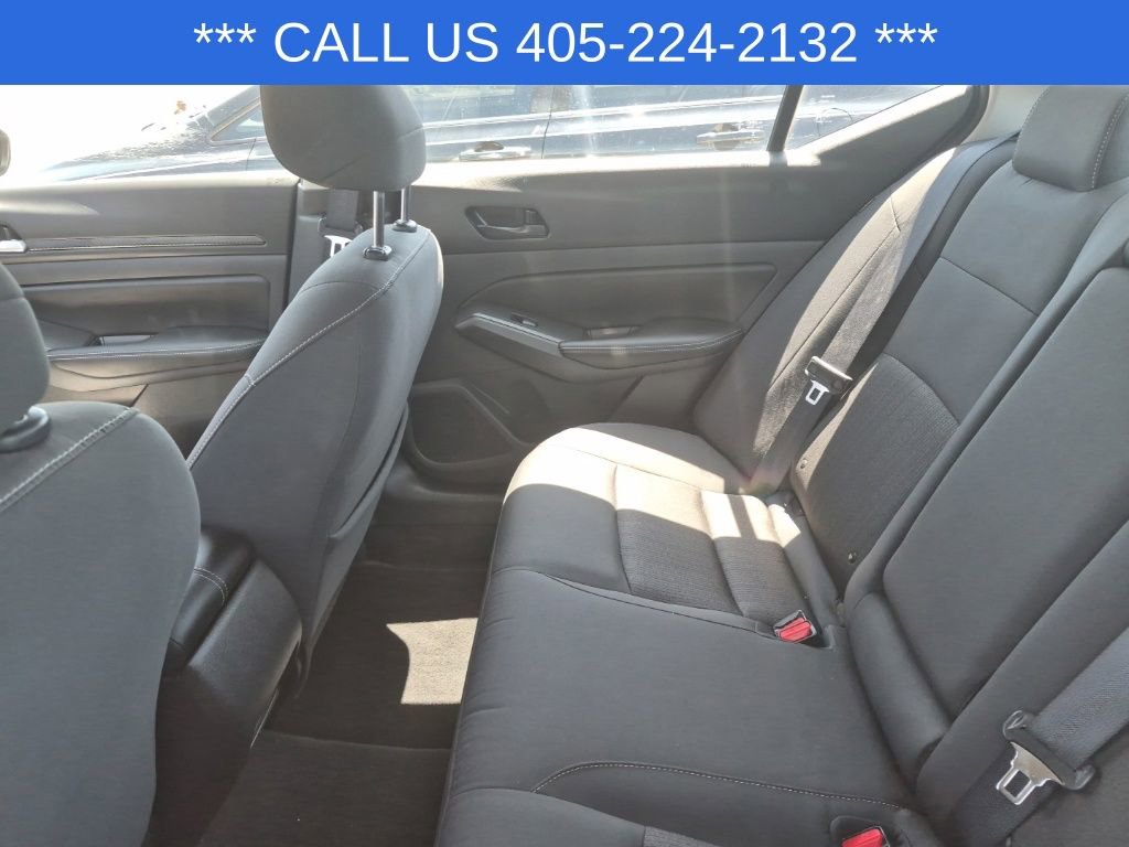 Used 2025 Nissan Altima 2.5 SV FWD image 23