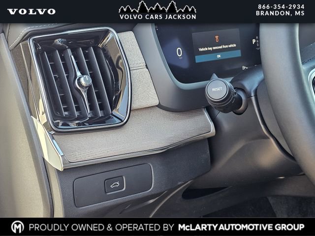 New 2026 Volvo XC90 B6 Plus w/ Protection Package Premier image 20