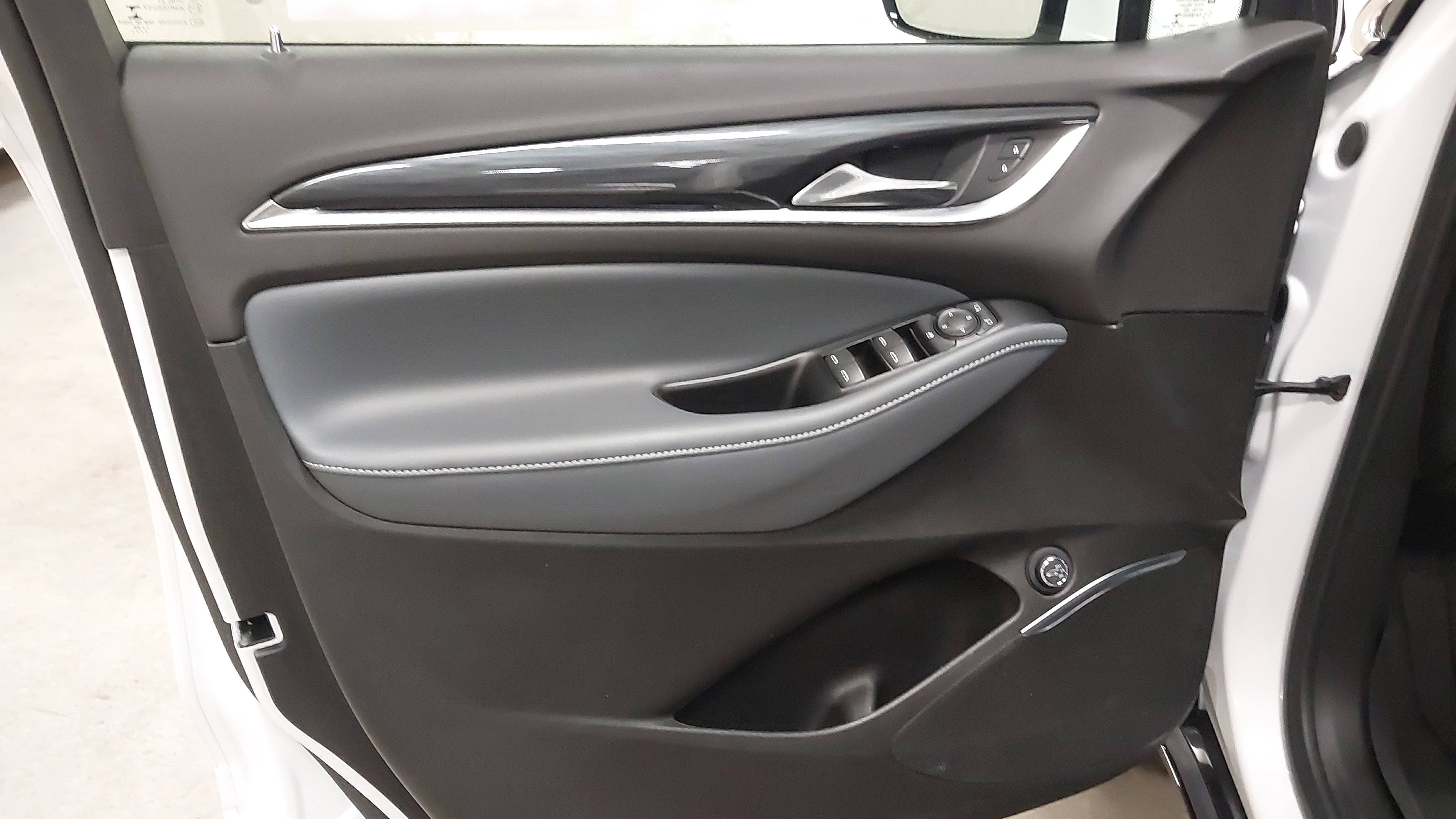 Used 2022 Buick Enclave Essence w/ Experience Buick Package image 24