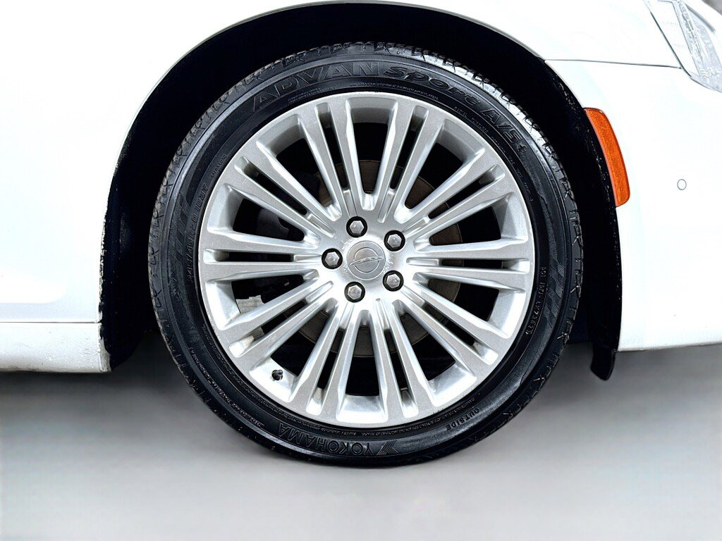 Used 2018 Chrysler 300 C w/ Safetytec Plus Group image 44