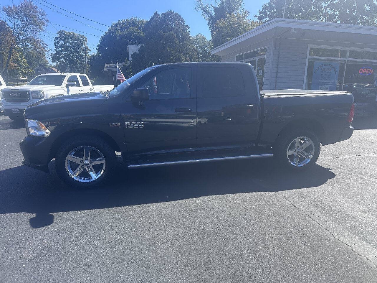 Used 2016 RAM 1500 Express AWD/4WD image 9