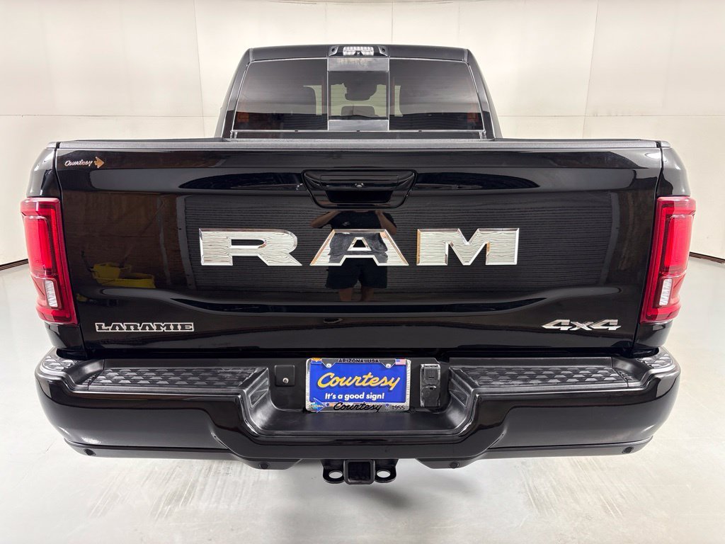 Used 2025 RAM 2500 Laramie w/ Towing Technology Group AWD/4WD image 7