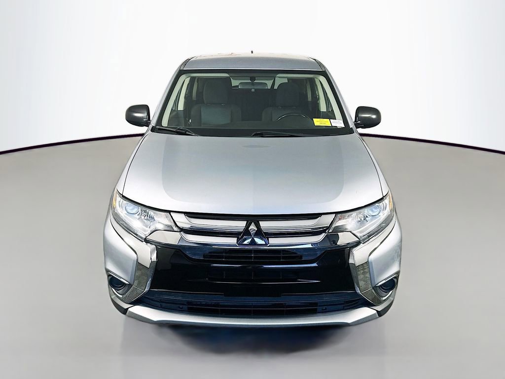 Used 2017 Mitsubishi Outlander ES image 2