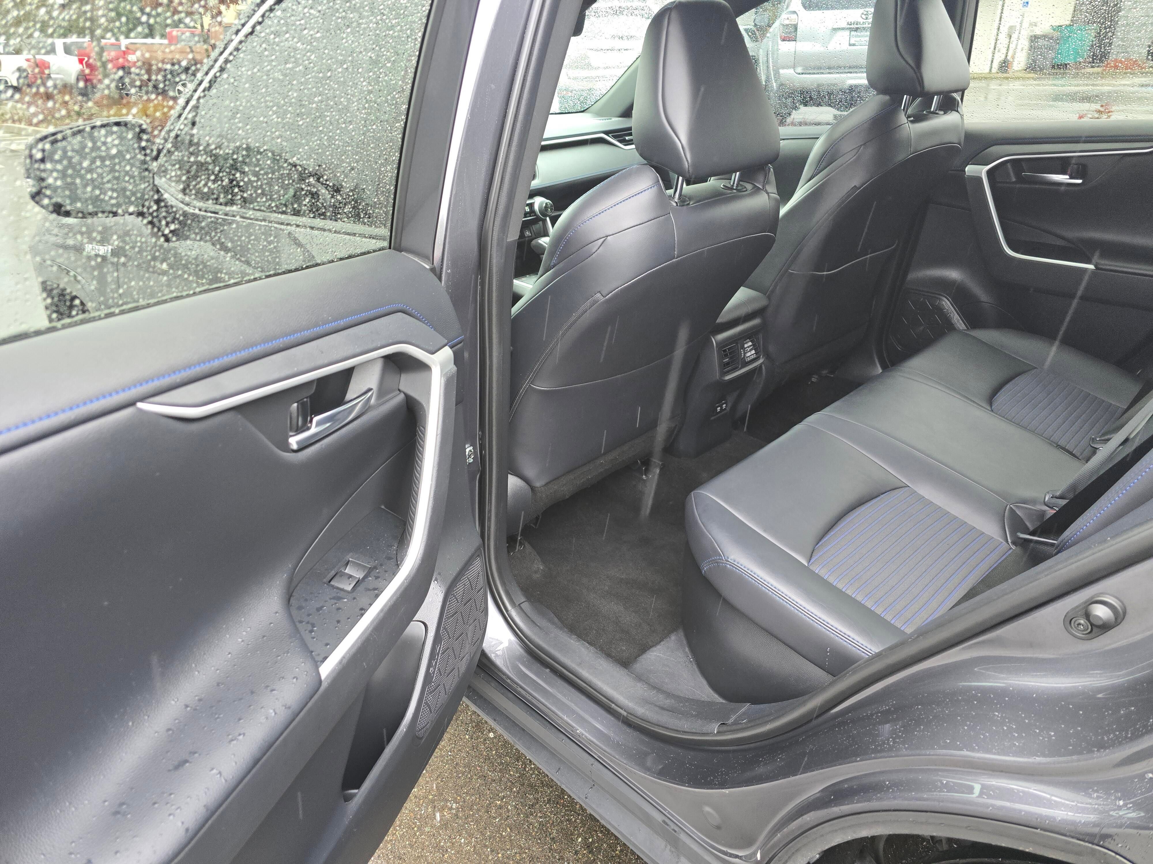 Used 2020 Toyota RAV4 XSE w/ XSE Grade Weather Package AWD/4WD image 31