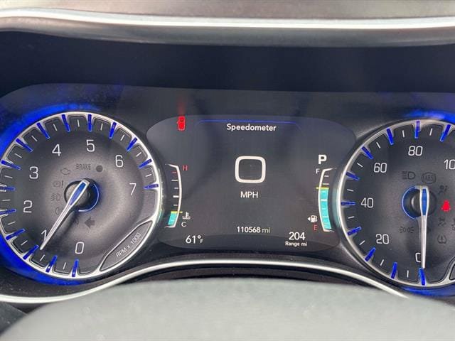 Used 2018 Chrysler Pacifica Limited FWD image 19