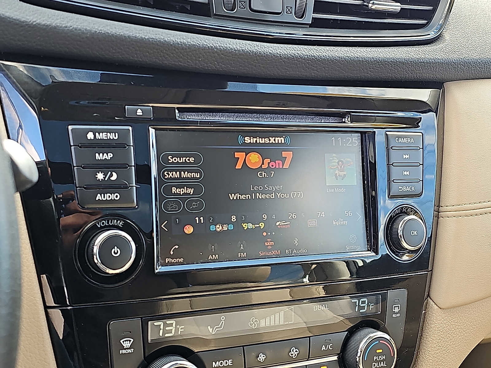 Used 2019 Nissan Rogue SL w/ Premium Package image 19