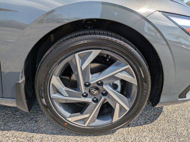 New 2026 Hyundai Elantra Limited FWD image 9