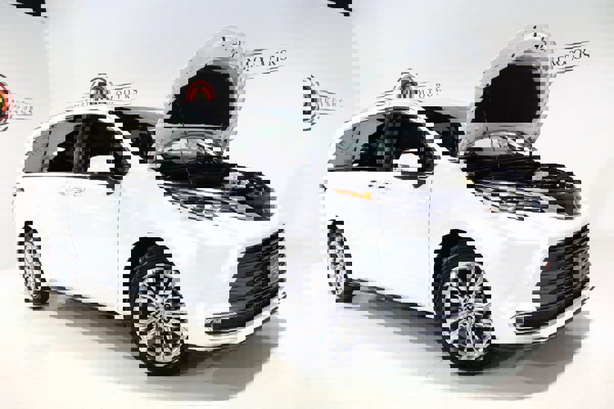 Used 2022 Toyota Sienna Platinum image 29