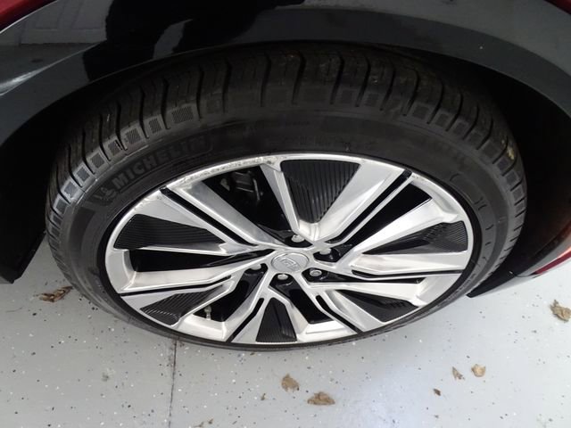 Used 2024 Cadillac Lyriq Luxury w/ LPO, Floor Liner Package image 27