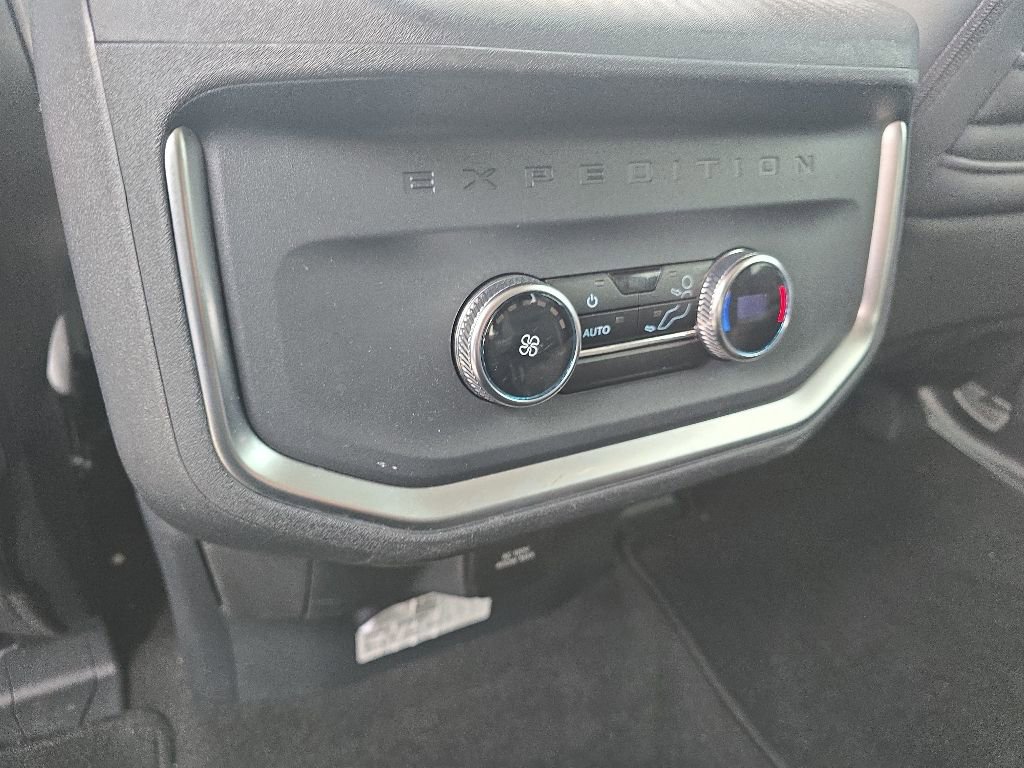 Used 2025 Ford Expedition Max Active AWD/4WD image 15