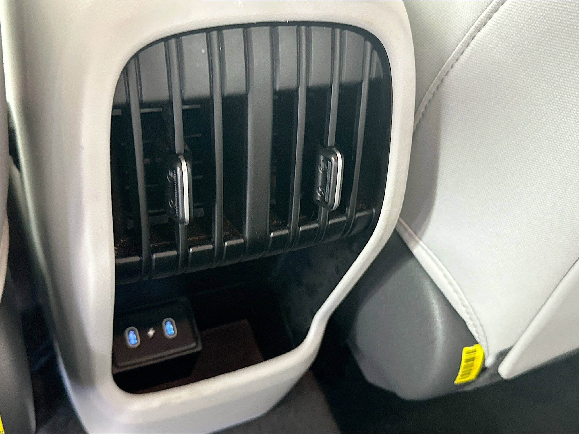 Used 2025 Hyundai Kona SEL FWD image 27