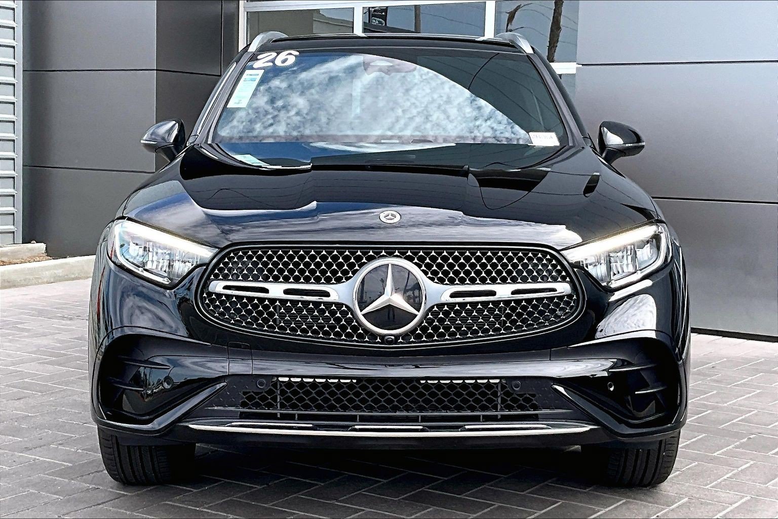 Used 2026 Mercedes-Benz GLC 300 image 2